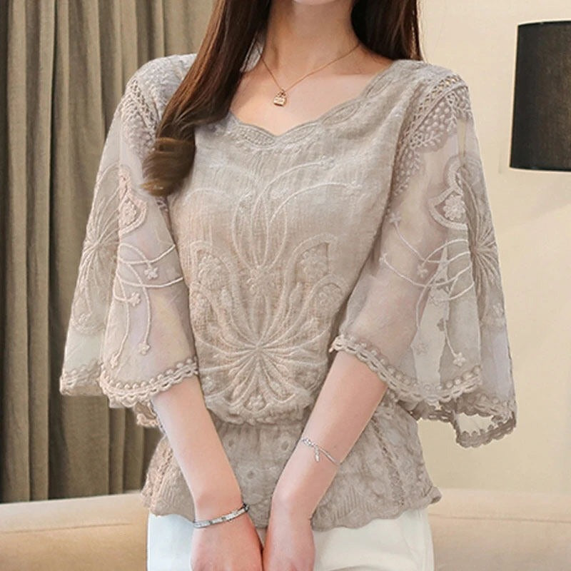 Blusa de Renda Feminina Três Quartos