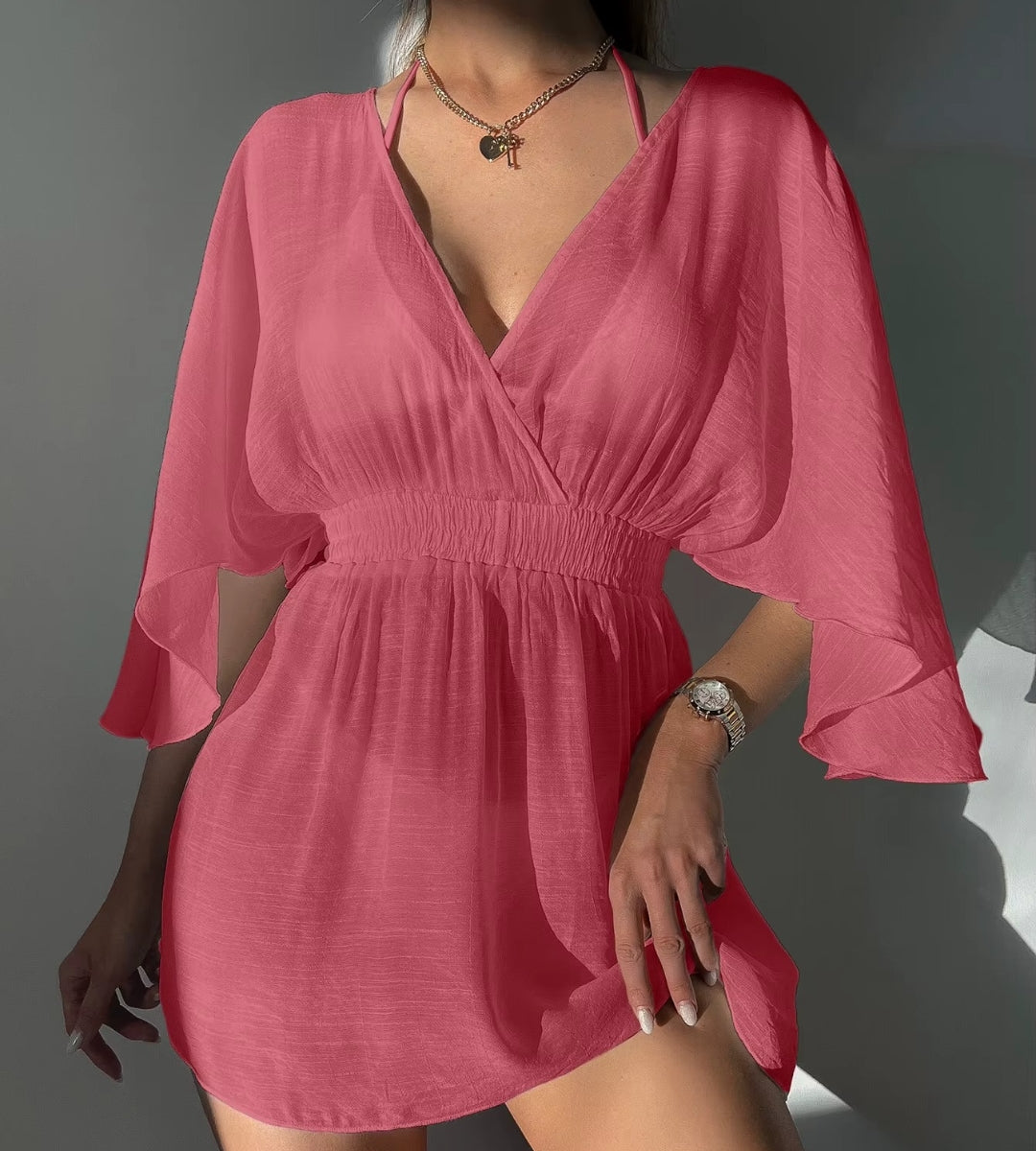 Look completo de moda praia com a saída Ravello, ideal para iates e beach clubs.