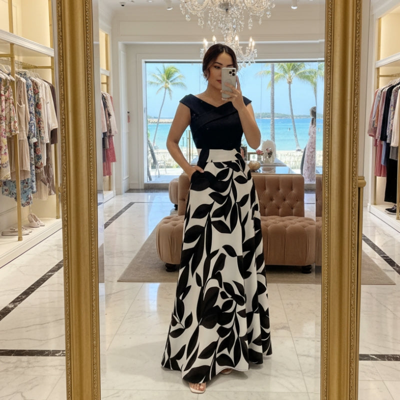 Vestido longo feminino elegante em ambiente sofisticado.