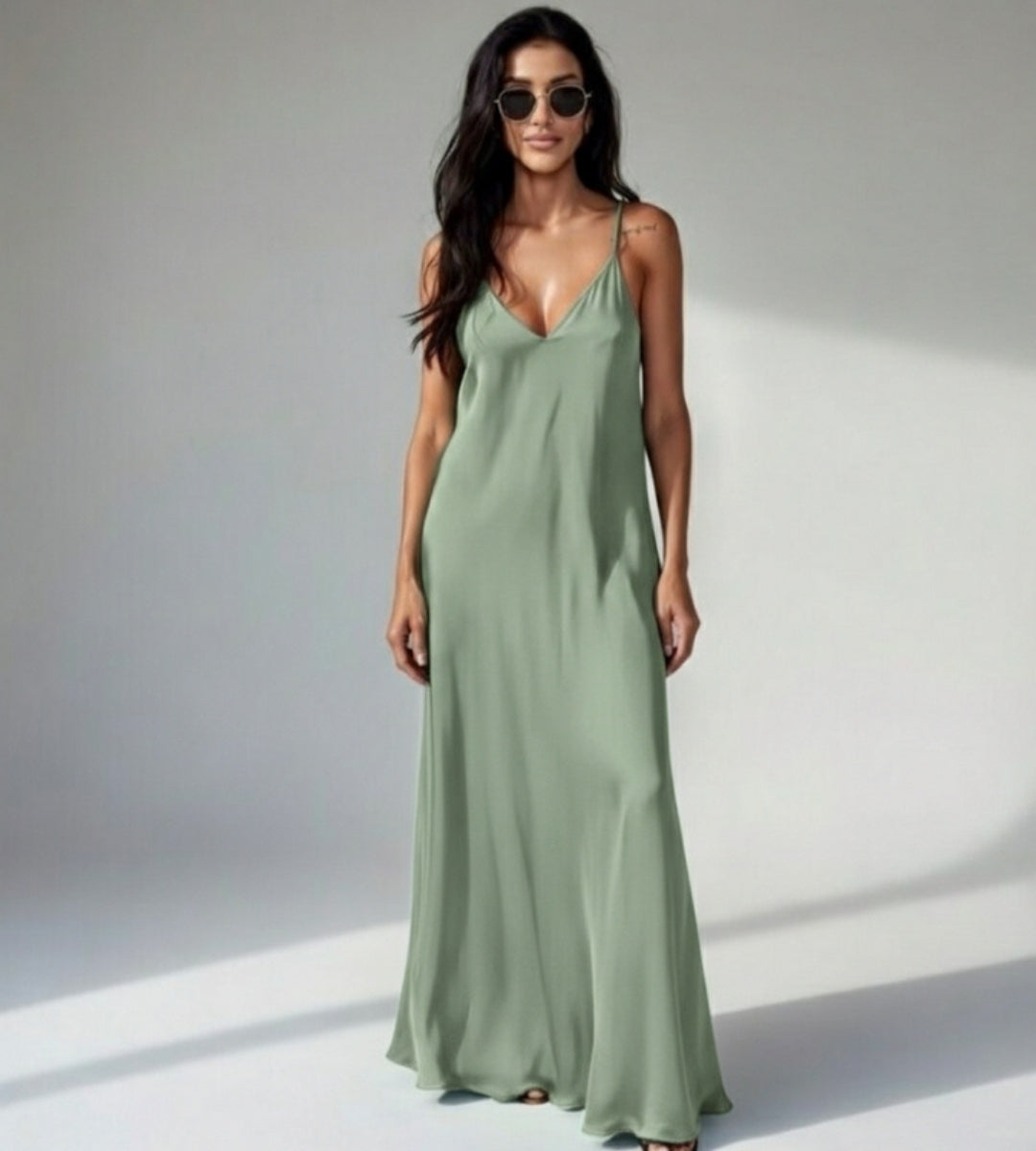 vestido longo preto minimalista feminino