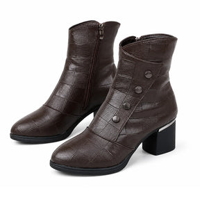 Bota Cano Curto Matelassê Forrada de frente elegância e Conforto no Inverno