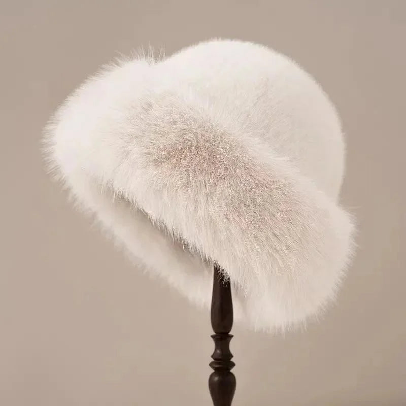 Chapéu feminino peluciado bege estilo bucket hat para inverno