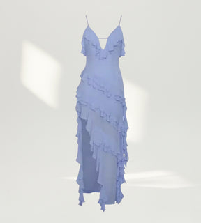 Modelo de frente usando o Vestido Longo Porto Cervo brading cor azul