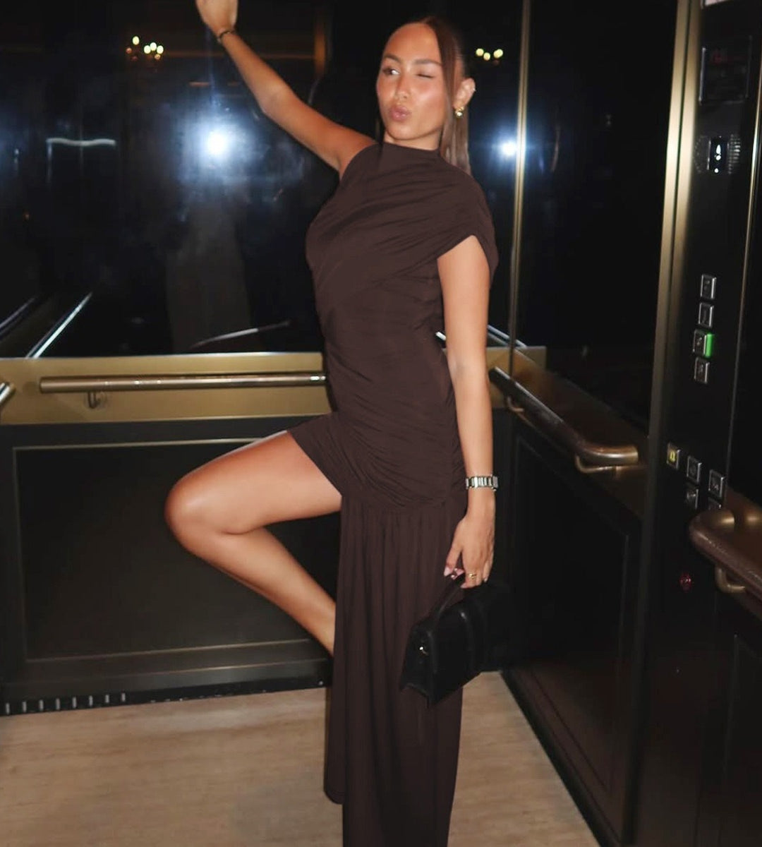 Vestido drapeado feminino elegante com tecido premium coffee