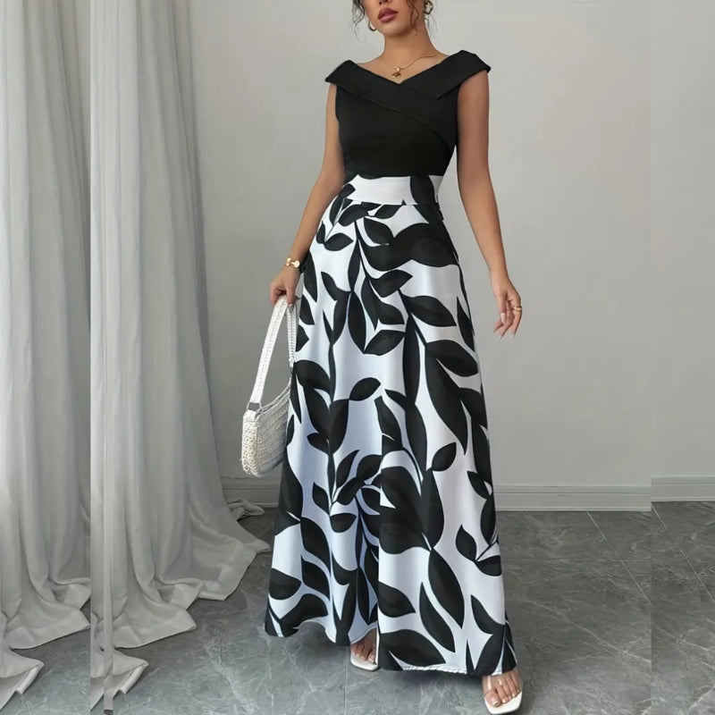 modelo mostrando seu look Vestido longo feminino estampado em ensaio ao ar livre.
