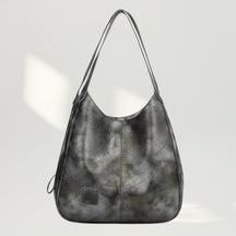 Variante Black White da Bolsa Maré, ideal para looks modernos e sofisticados.
