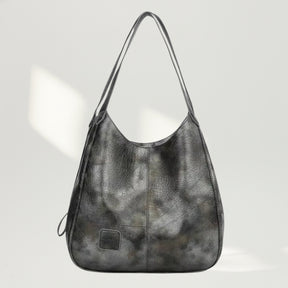 Variante Black White da Bolsa Maré, ideal para looks modernos e sofisticados.
