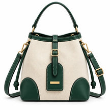 Bolsa Tote feminina em canvas verde com detalhes contrastantes