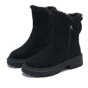 vista com par de botas femininas de inverno nas cores bege e preta
