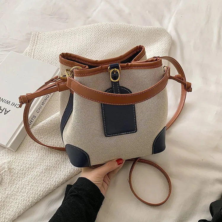 bolsa transversal feminina em lona azul com alça