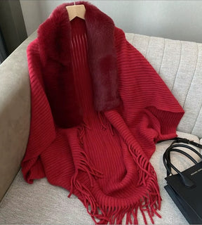 detalhe do tecido em tricô vermelho mostrando textura macia e acabamento refinado