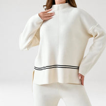 conjunto feminino moletom tricô off white elegante com modelagem ampla e visual sofisticado