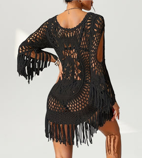 cover up feminino crochê com fenda preto lado