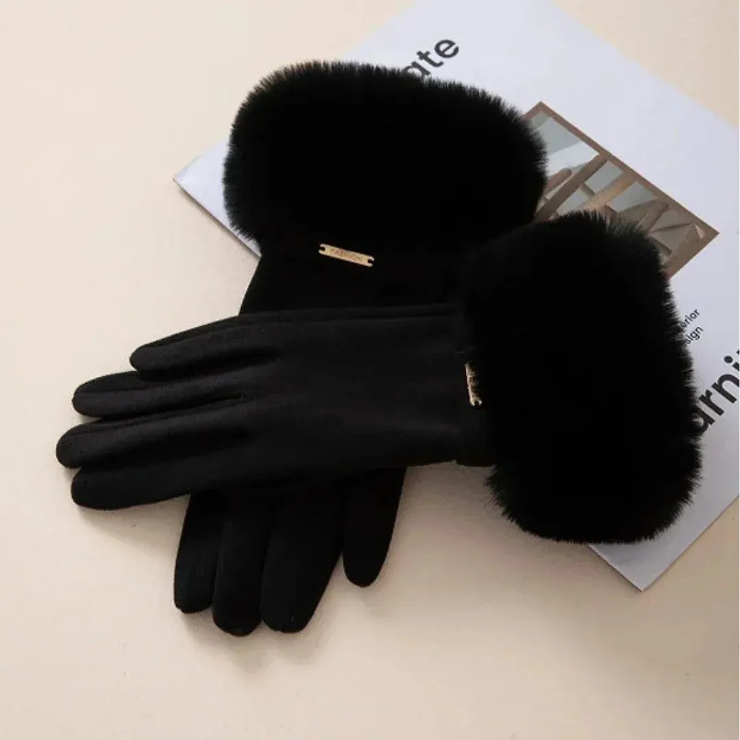 luvas femininas pretas sofisticadas combinadas com looks de inverno modernos e elegantes