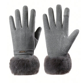 Par de luvas femininas térmicas cinza com punho peluciado Frost Plush em fundo branco para catálogo