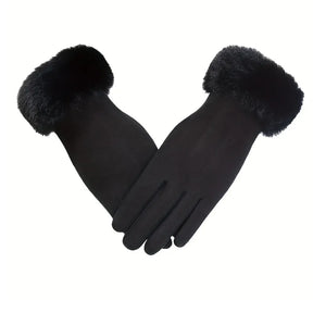 Par de luvas femininas térmicas preta com punho em pelúcia Noir Frost em fundo branco para catálogo