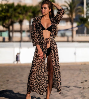 Saída de praia elegante animal print feminina