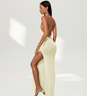 Vestido longo Capri com fenda alta e caimento fluido para moda resort.