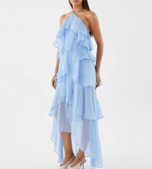 Vista de corpo inteiro do Vestido Charlotte ideal para eventos ao ar livre e ocasiões sofisticadas.